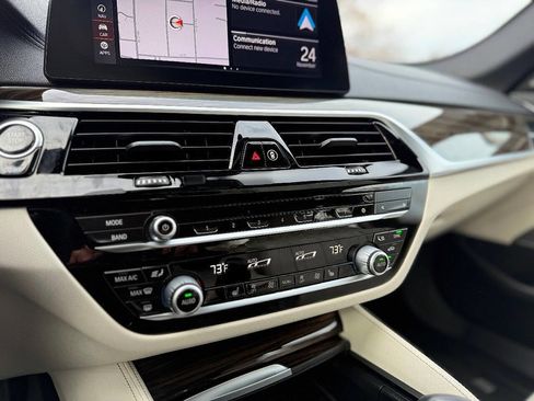 Used 2020 BMW 540i xDrive w/ M Sport Package image 30