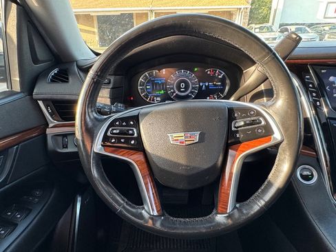 Used 2017 Cadillac Escalade ESV Premium Luxury image 29