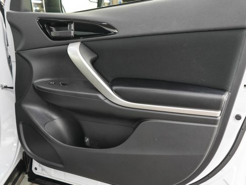 Used 2023 Mitsubishi Eclipse Cross LE AWD/4WD image 9