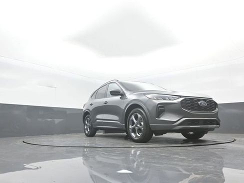 Certified 2023 Ford Escape ST-Line w/ Tech Pack #1 image 30