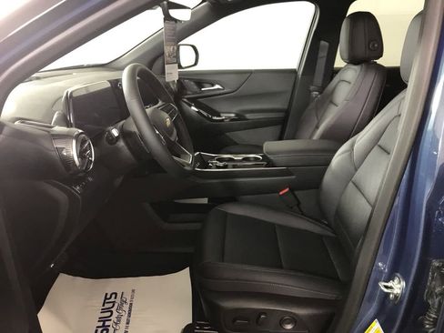 New 2026 Chevrolet Equinox LT w/ Convenience Package II image 9