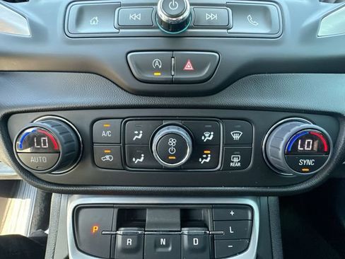 Used 2024 GMC Terrain SLE w/ Driver Convenience Package AWD/4WD image 20