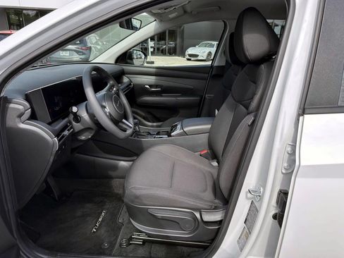 Used 2025 Hyundai Tucson SE AWD/4WD image 11