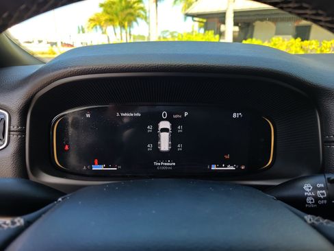 Used 2024 Jeep Wagoneer Series III image 30