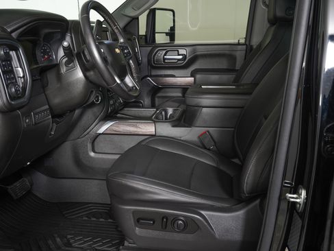 Used 2021 Chevrolet Silverado 2500 LTZ w/ LTZ Premium Package AWD/4WD image 13