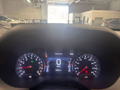 Used 2025 Jeep Compass Limited image 40