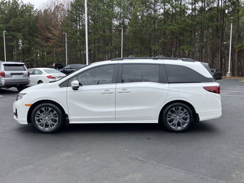 Certified 2025 Honda Odyssey Touring image 7