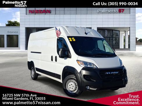 Used 2025 RAM ProMaster 2500 w/ Convenience Group FWD image 1