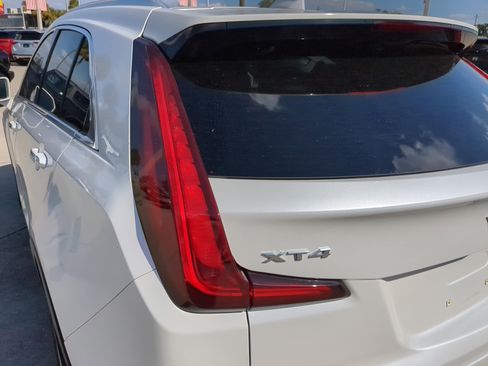 Used 2019 Cadillac XT4 Premium Luxury image 10