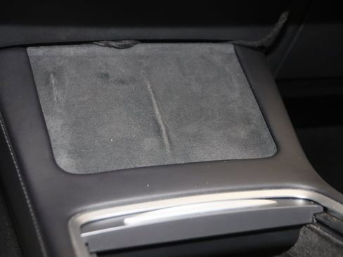 Used 2022 Tesla Model Y Long Range image 29