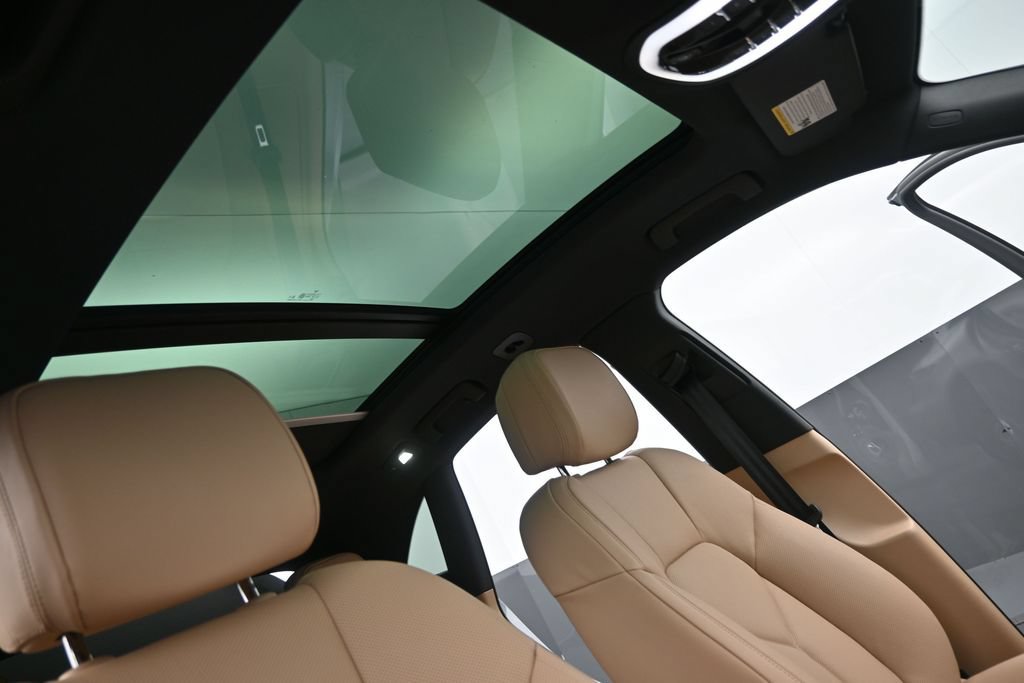 New 2026 Porsche Macan AWD/4WD image 22