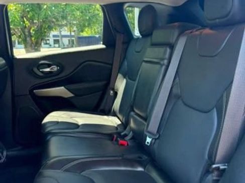 Used 2018 Jeep Cherokee Limited AWD/4WD image 18
