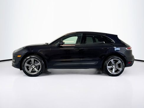 Certified 2025 Porsche Macan image 2
