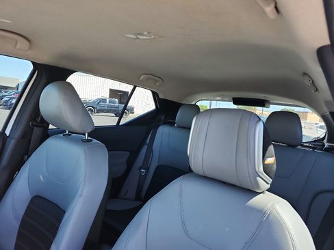 Used 2024 Nissan Kicks SR w/ SR Premium Package FWD image 17