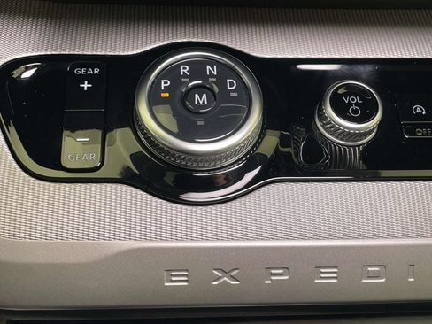 Used 2026 BMW X5 xDrive40i w/ M Sport Package AWD/4WD image 75