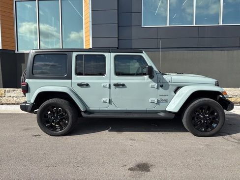 Used 2023 Jeep Wrangler Unlimited Sahara w/ Cold Weather Group AWD/4WD image 2