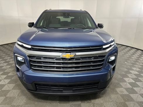 Used 2025 Chevrolet Traverse LT w/ Driver Confidence Package image 8