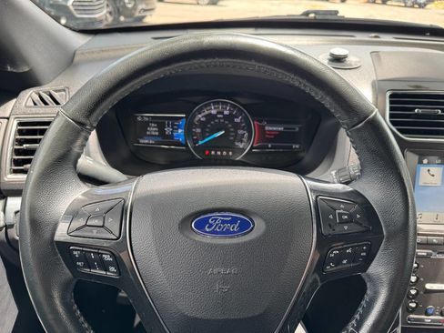 Used 2018 Ford Explorer Limited w/ Equipment Group 301A AWD/4WD image 24