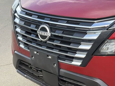 Used 2024 Nissan Rogue SV image 16