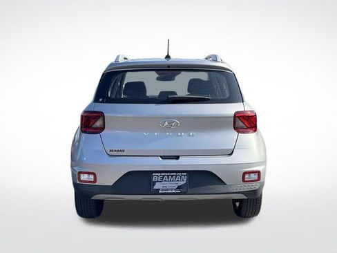 Used 2025 Hyundai Venue SEL FWD image 4
