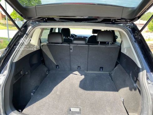 Used 2021 Volkswagen Tiguan SE image 22