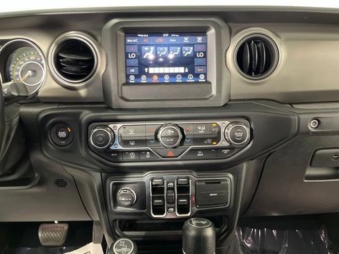 Used 2022 Jeep Wrangler Unlimited Sport AWD/4WD image 25