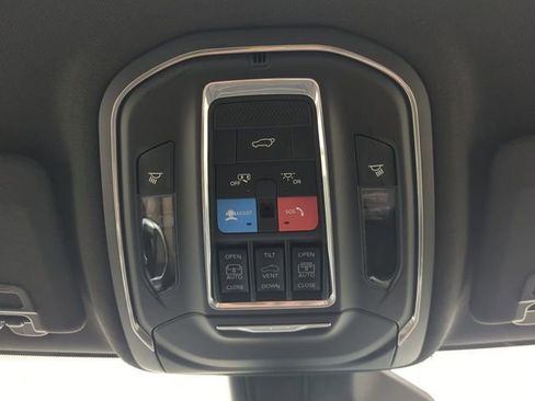 New 2026 Jeep Grand Cherokee L Limited w/ Limited Altitude Package AWD/4WD image 24