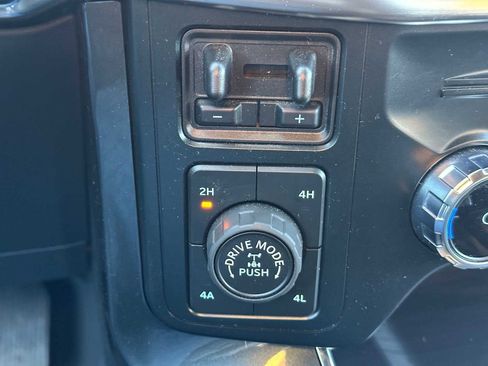 Used 2022 Ford F150 Lariat w/ Max Trailer Tow Package image 29