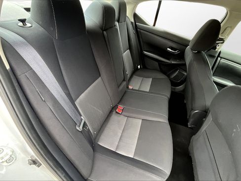 Used 2022 Nissan Sentra SV image 17