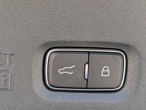 Certified 2025 Lincoln Navigator Reserve image 16