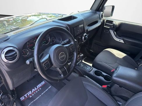 Used 2016 Jeep Wrangler Unlimited Sahara AWD/4WD image 12