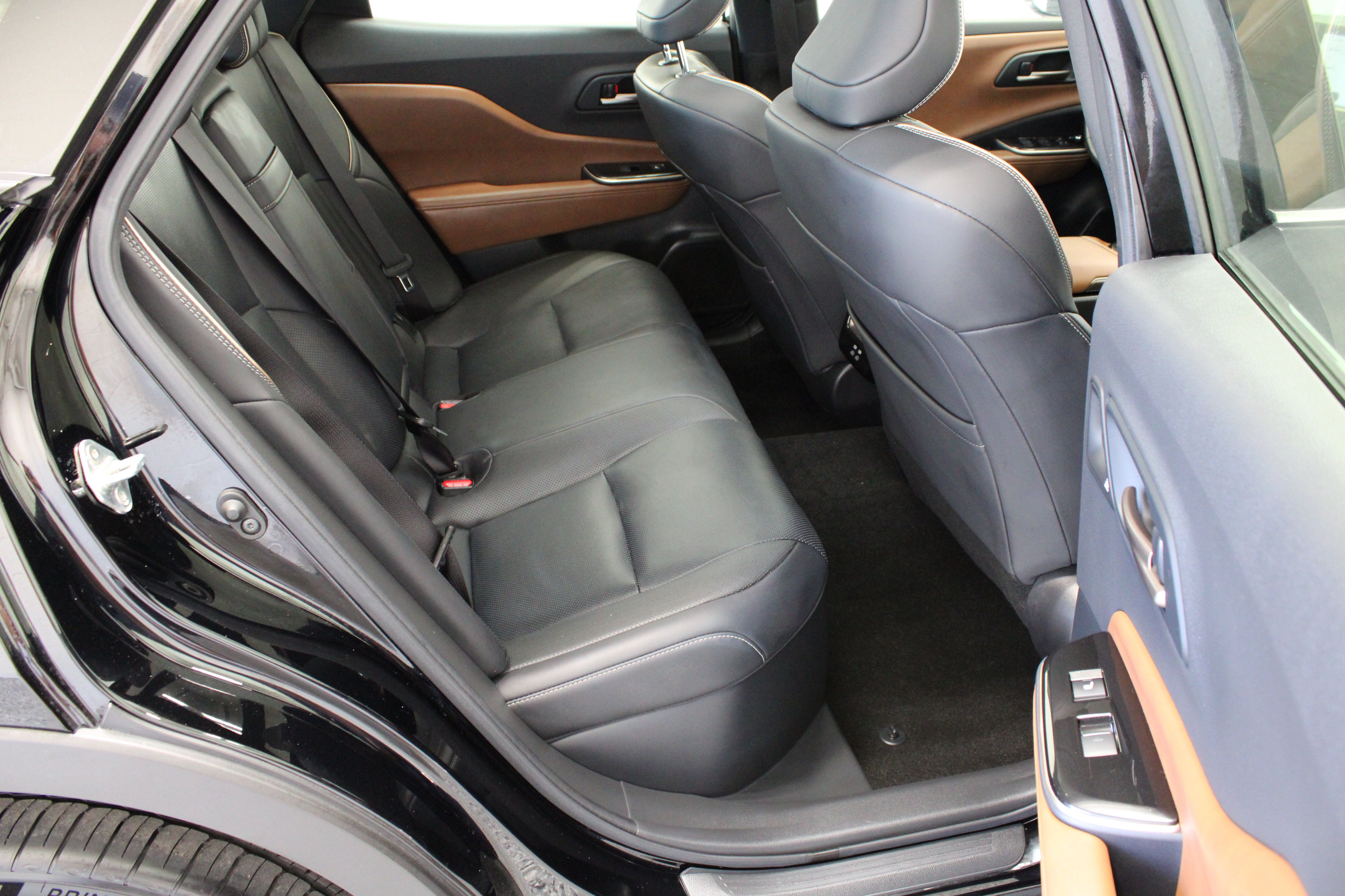 Used 2025 Toyota Crown w/ Advanced Technology Package AWD/4WD image 34