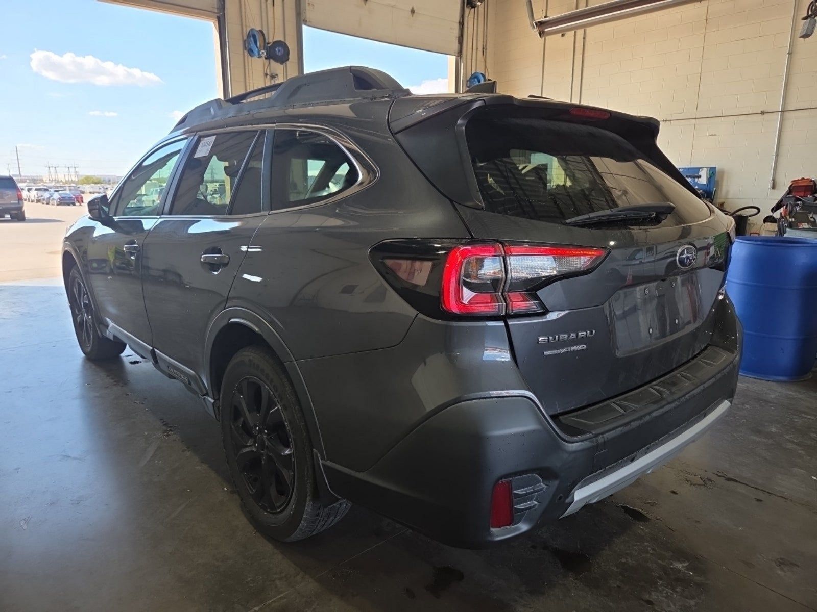 Used 2021 Subaru Outback Limited XT w/ Popular Package #2 AWD/4WD image 2