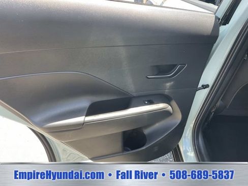 Used 2024 Hyundai Kona SEL AWD/4WD image 15