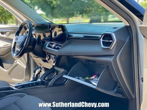 Used 2024 Chevrolet TrailBlazer LT w/ Convenience Package AWD/4WD image 19
