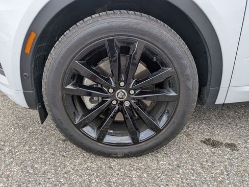 Used 2024 Jaguar E-PACE R-Dynamic SE image 21