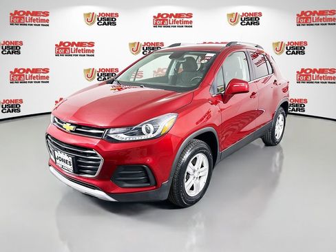 Used 2020 Chevrolet Trax LT image 11