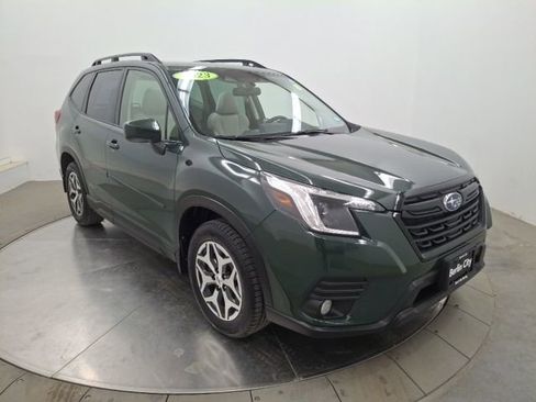 Used 2023 Subaru Forester Premium image 9