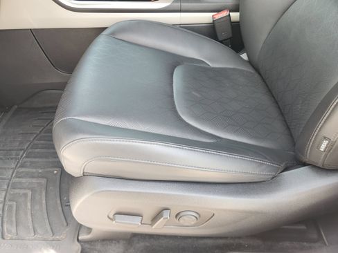 Used 2024 Kia Carnival SX FWD image 26