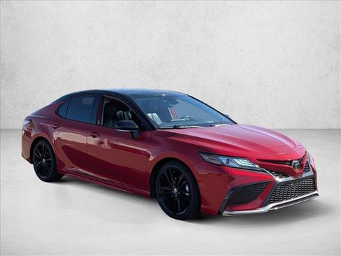Used 2024 Toyota Camry XSE FWD image 3