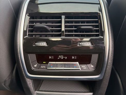 New 2026 BMW X7 M60i w/ Climate Comfort Package image 32