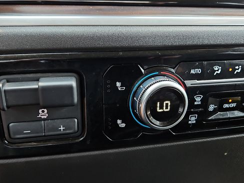 Used 2025 GMC Sierra 1500 SLT RWD image 19