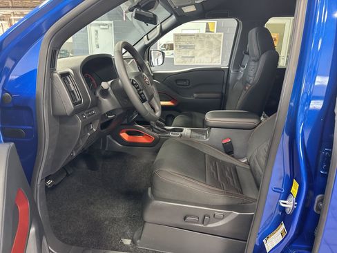 New 2026 Nissan Frontier 4x4 Crew Cab image 10