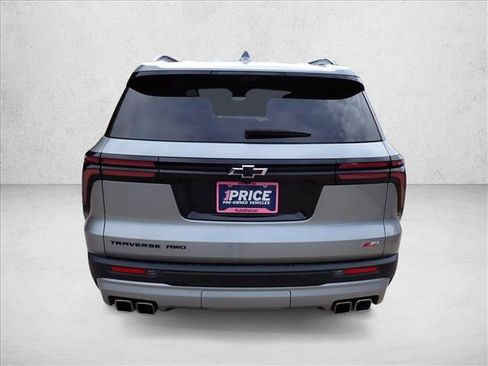 Used 2024 Chevrolet Traverse Z71 w/ Enhanced Driving Package AWD/4WD image 3