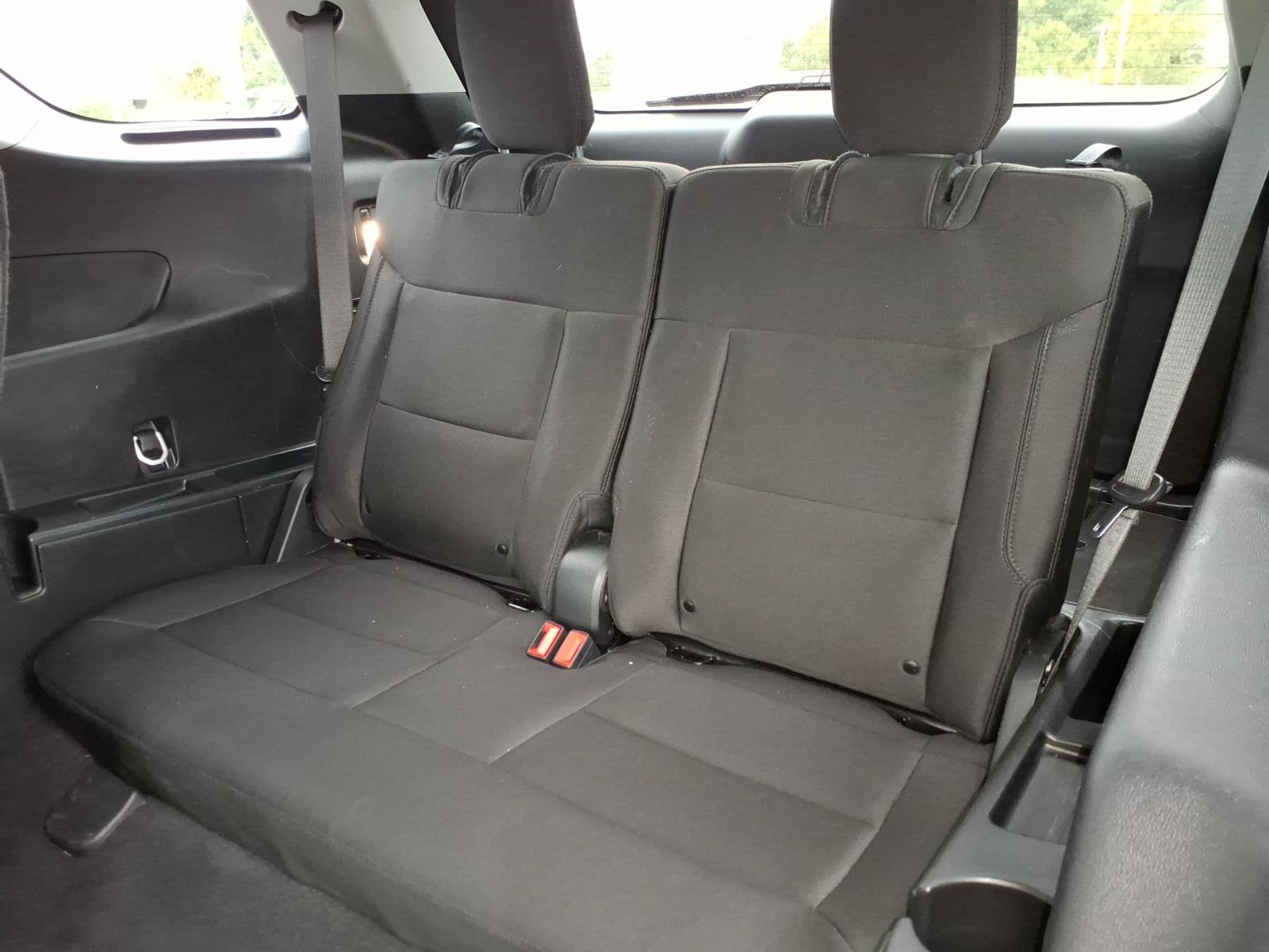 Used 2023 Ford Explorer XLT AWD/4WD image 13