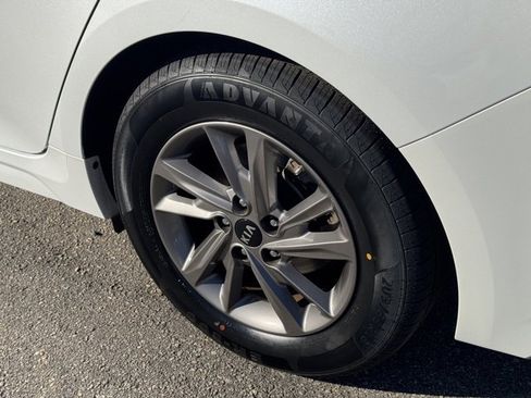 Certified 2020 Kia Optima LX image 6