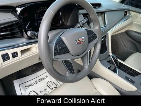 Used 2017 Cadillac XT5 Luxury w/ Driver Awareness Package image 14