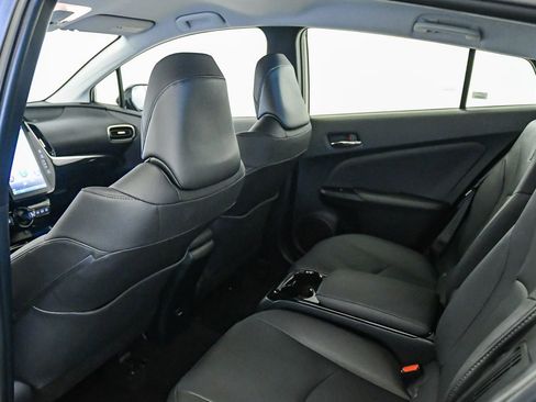 Used 2019 Toyota Prius Prime Premium FWD image 19