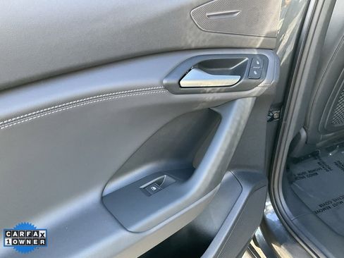 Used 2025 Audi Q6 e-tron Premium w/ Convenience Package image 34