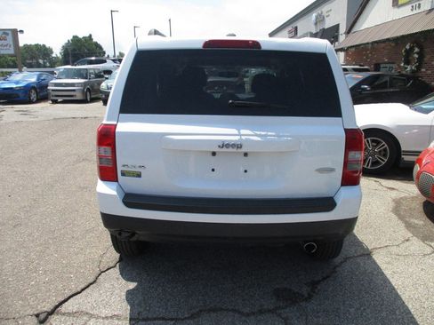 Used 2016 Jeep Patriot Latitude image 4